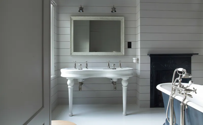Bathroom at Stylish Streatham house, D2356 (photo 31)