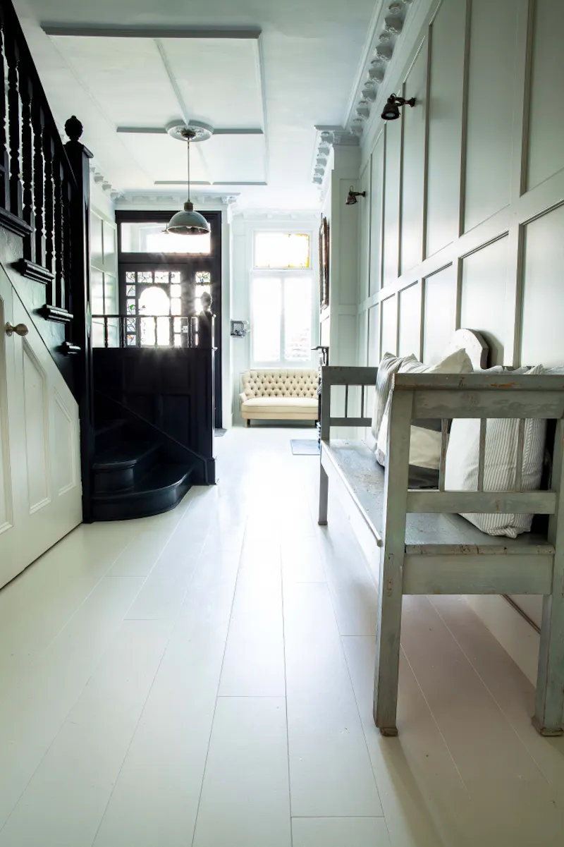 Entrance hall at Stylish Streatham house, D2356 (photo 20)
