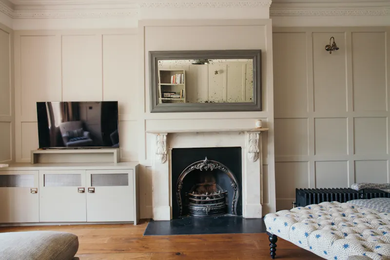 Fireplace at Stylish Streatham house, D2356 (photo 13)