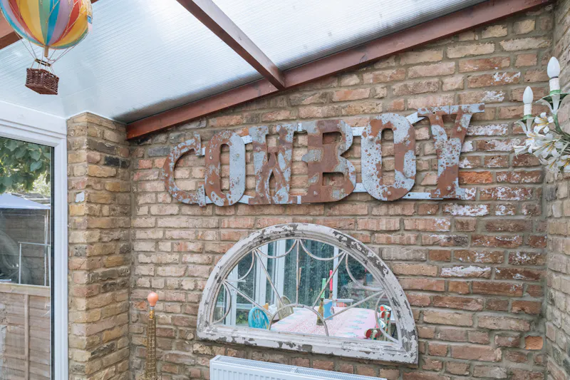 Quirky Victorian Leyton house, B1865 (photo 40)