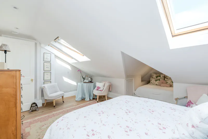 Immaculate Twickenham house, B1868 (photo 16)