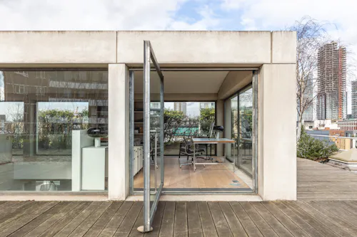 Iconic Gee Street apartment, K33