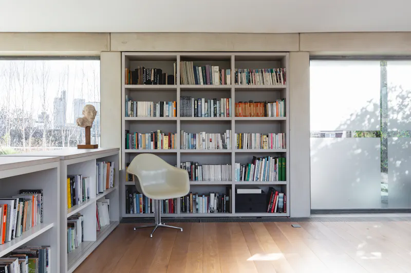 Study at Iconic Gee Street apartment, K33 (photo 17)