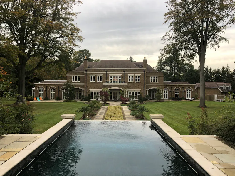 Garden at Luxury Weybridge mansion, D2443 (photo 40)