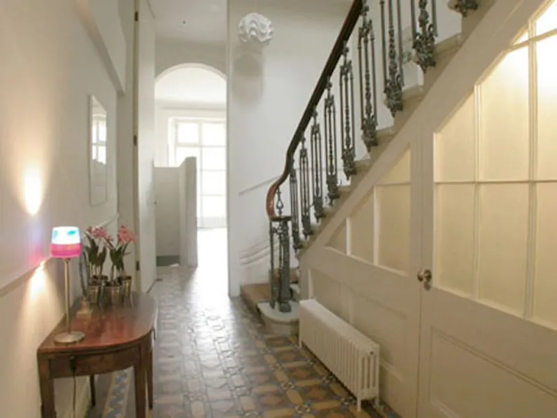 Entrance hall at Classic Paddington Apartment, A778 (photo 3)