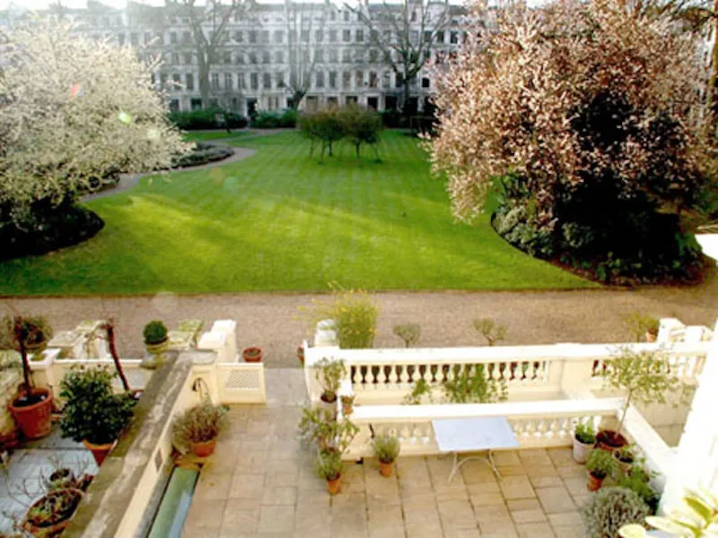 Garden at Classic Paddington Apartment, A778 (photo 20)