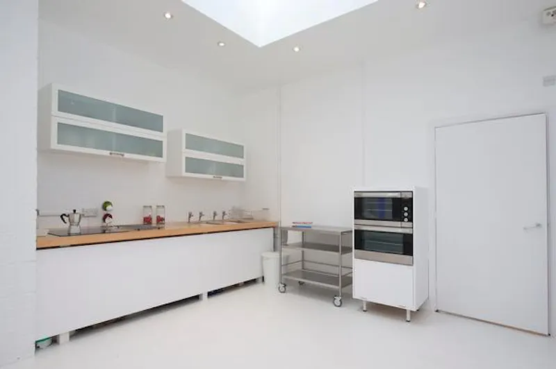 Kitchen at Battersea photo studio, K259 (photo 4)
