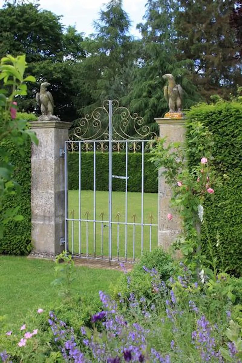 Gate at Redhill rectory, A145 (photo 70)