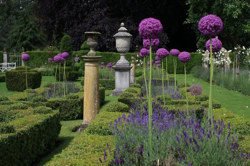 Garden - formal at Redhill rectory, A145 (photo 77)
