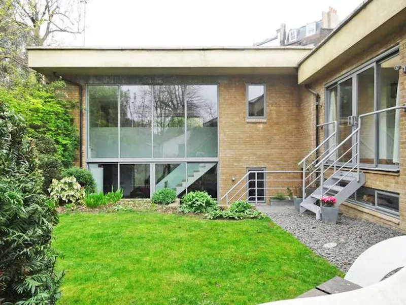 Garden at Sleek Kentish Town house, K273 (photo 1)