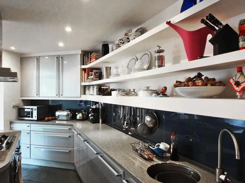 Sleek Kentish Town house, K273 (photo 6)