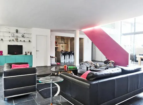 Sleek Kentish Town house, K273