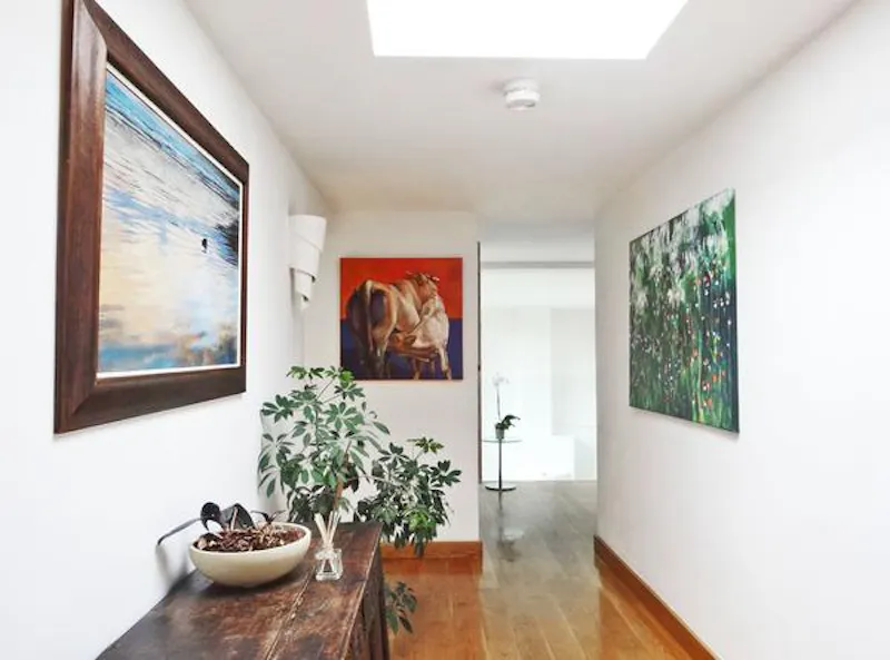Entrance hall at Sleek Kentish Town house, K273 (photo 23)