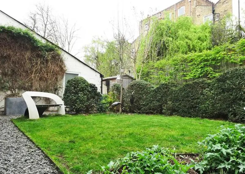 Sleek Kentish Town house, K273 (photo 40)