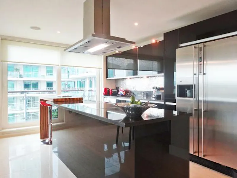 Kitchen at Bright St George Wharf apartment, K260 (photo 5)