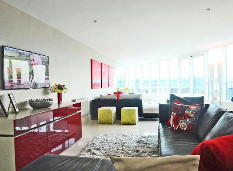 Bright St George Wharf apartment, K260 (photo 15)