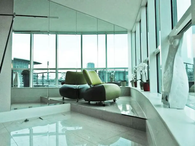 Bright St George Wharf apartment, K260 (photo 17)