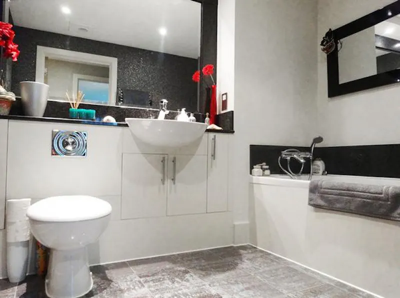 Bright St George Wharf apartment, K260 (photo 27)