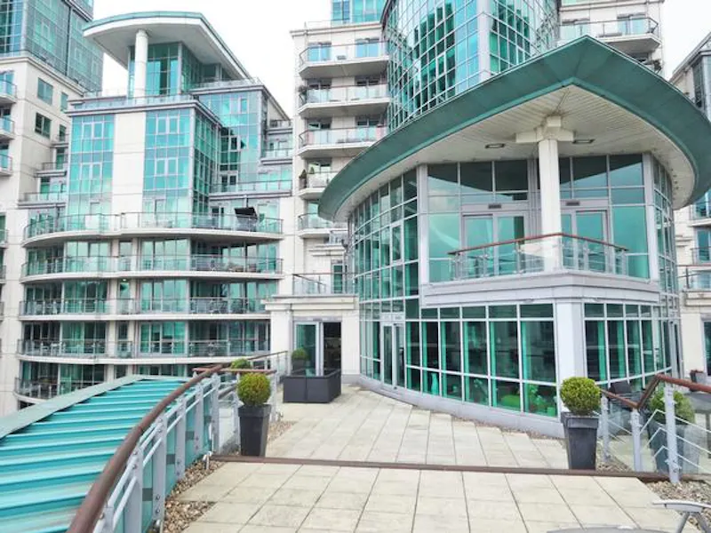 Bright St George Wharf apartment, K260 (photo 33)