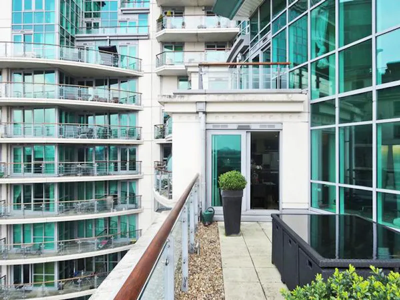 Bright St George Wharf apartment, K260 (photo 34)