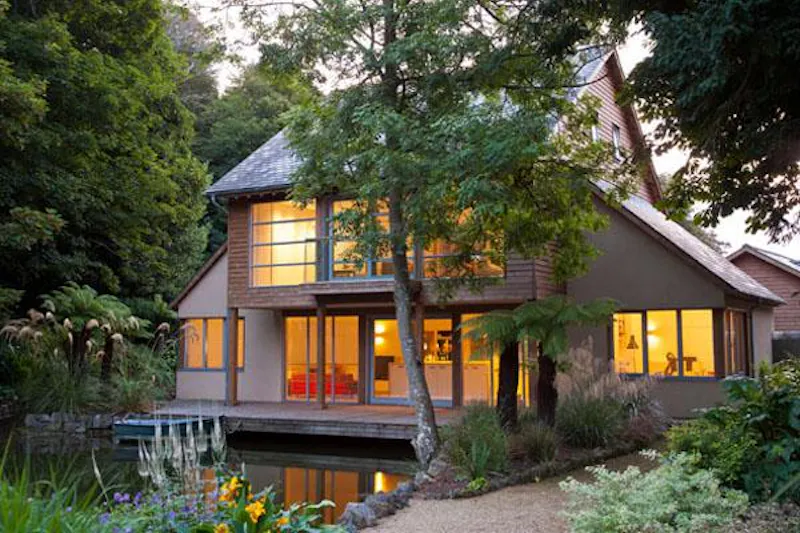Japan-inspired Isle of Wight house, L558 (photo 1)