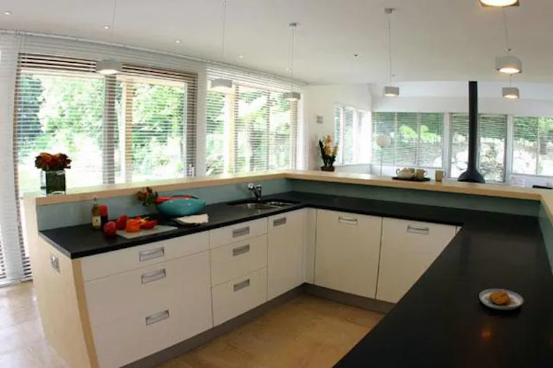 Japan-inspired Isle of Wight house, L558 (photo 10)