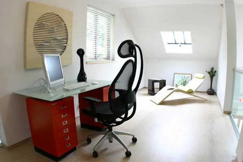 Study at Japan-inspired Isle of Wight house, L558 (photo 20)