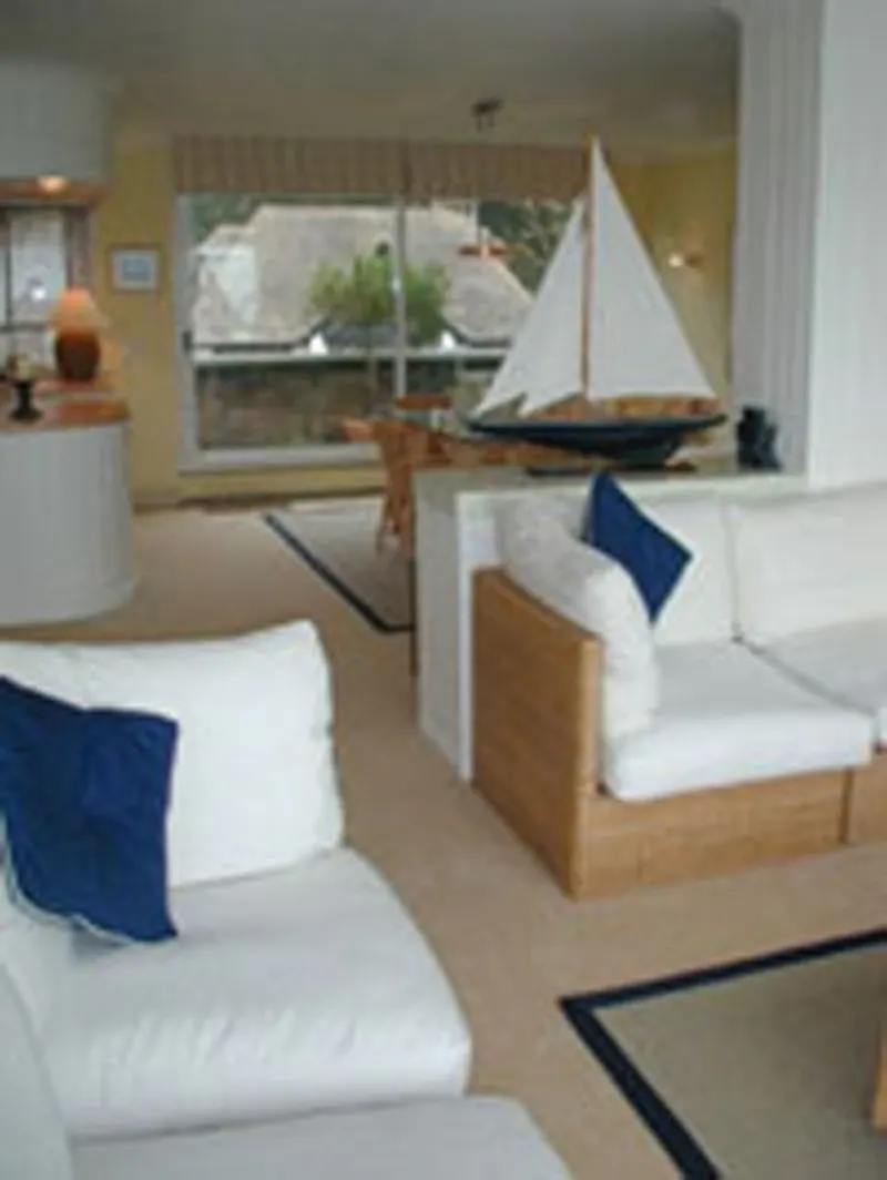 Folkestone beach house, D1409 (photo 6)