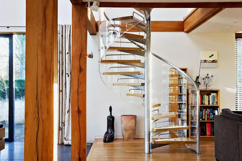 Staircase at Spectacular River Loddon house, D1594 (photo 10)