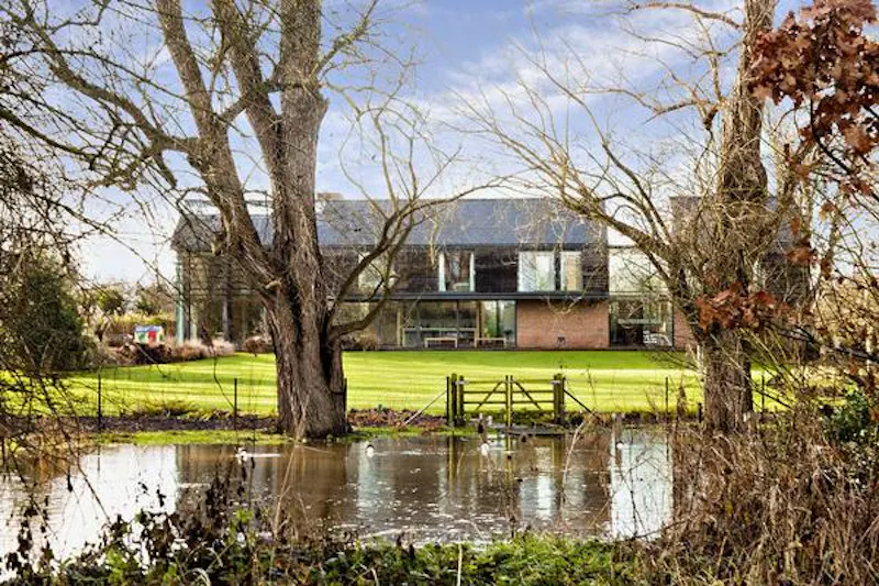 Spectacular River Loddon house, D1594 (photo 33)