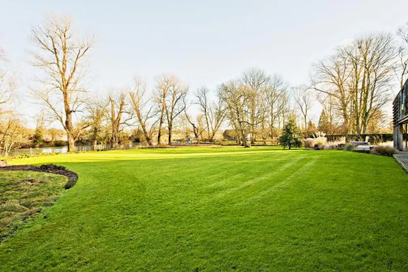 Spectacular River Loddon house, D1594 (photo 35)