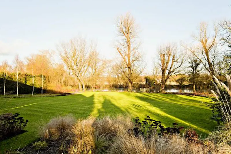 Spectacular River Loddon house, D1594 (photo 36)