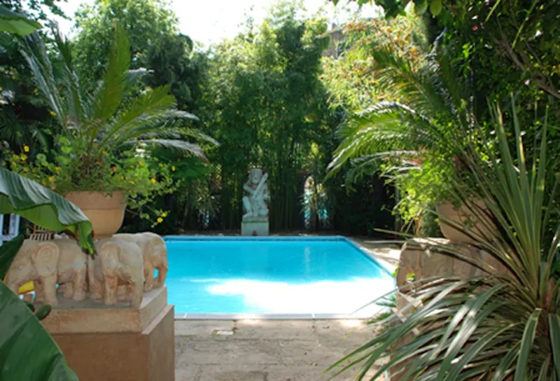 Garden at Art Deco Kensington apartment, F881 (photo 35)