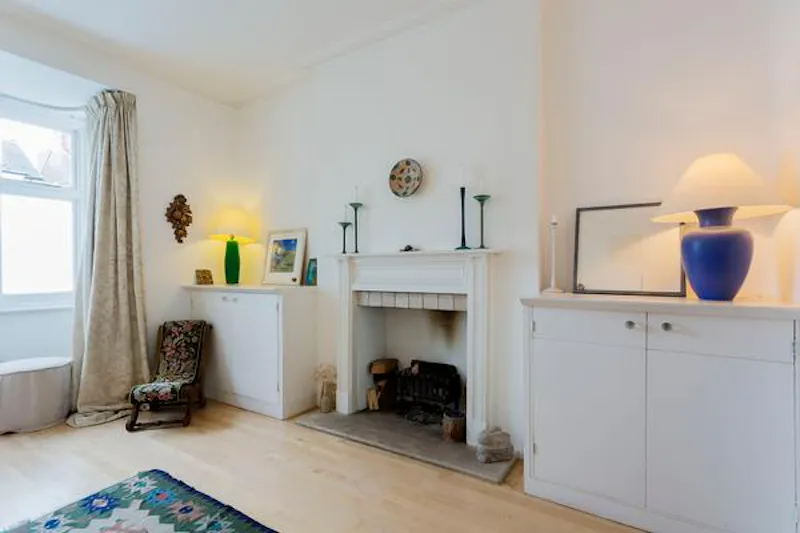 Modern and open-plan in Acton, E287 (photo 3)