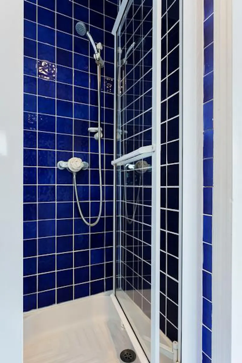 Shower at Modern and open-plan in Acton, E287 (photo 31)