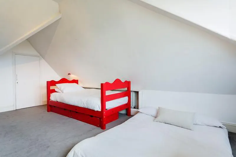 Modern and open-plan in Acton, E287 (photo 38)