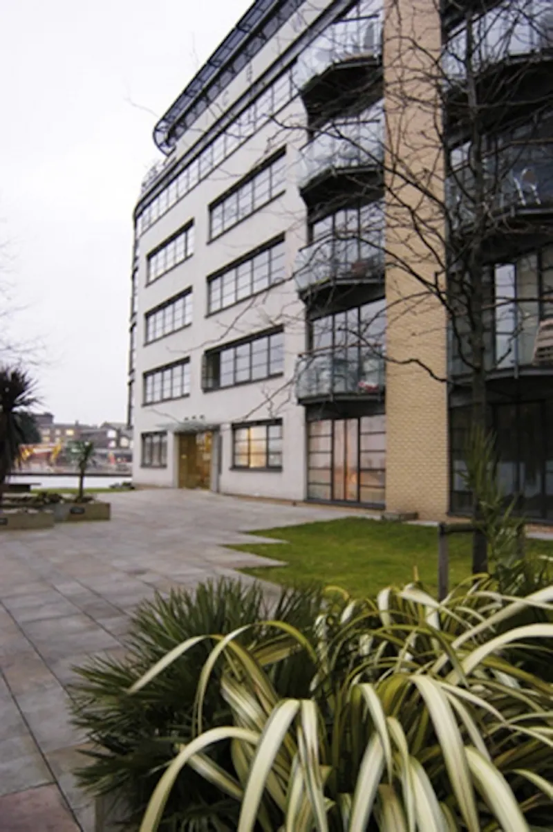 Views - Thames at Colourful Regents Canal flat, F923 (photo 7)