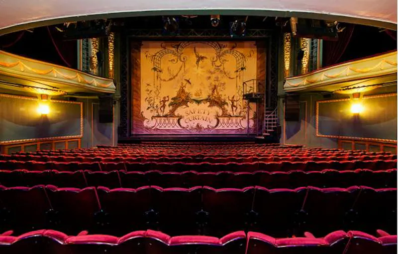 1920s theatre in Piccadilly, P572 (photo 3)