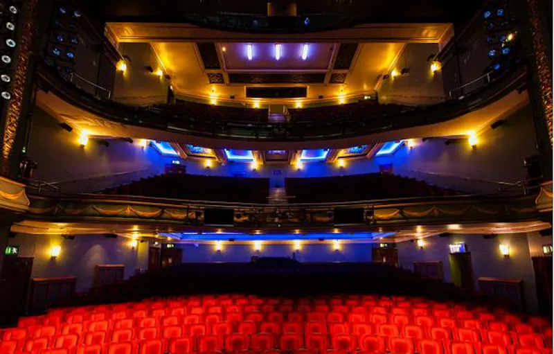 1920s theatre in Piccadilly, P572 (photo 6)