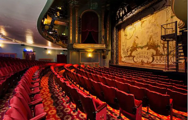1920s theatre in Piccadilly, P572 (photo 11)
