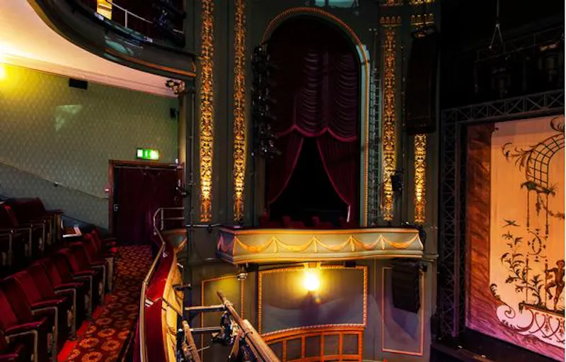 1920s theatre in Piccadilly, P572 (photo 12)
