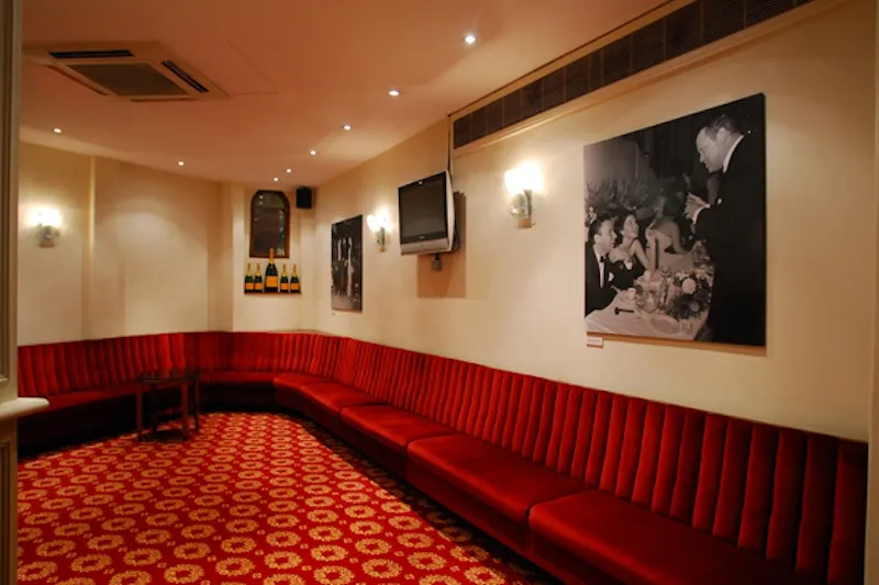 1920s theatre in Piccadilly, P572 (photo 17)