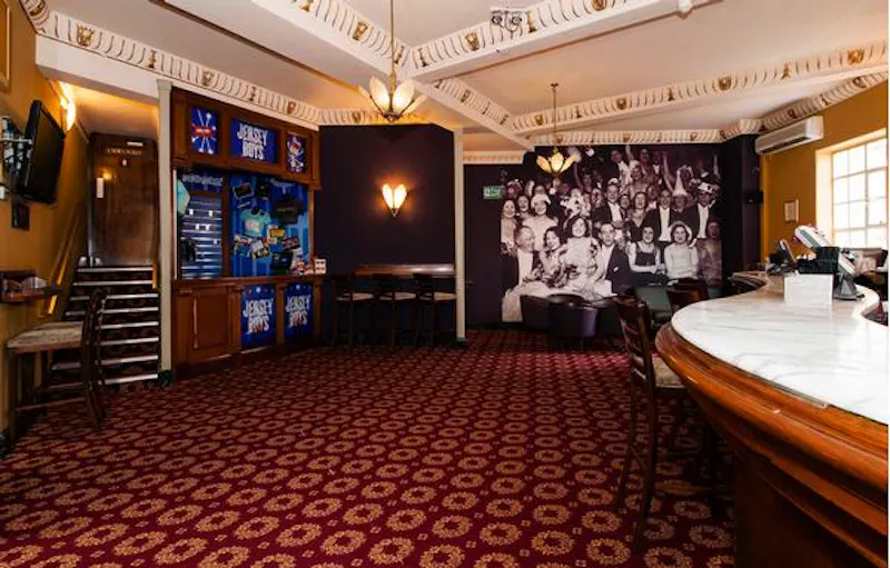 1920s theatre in Piccadilly, P572 (photo 24)