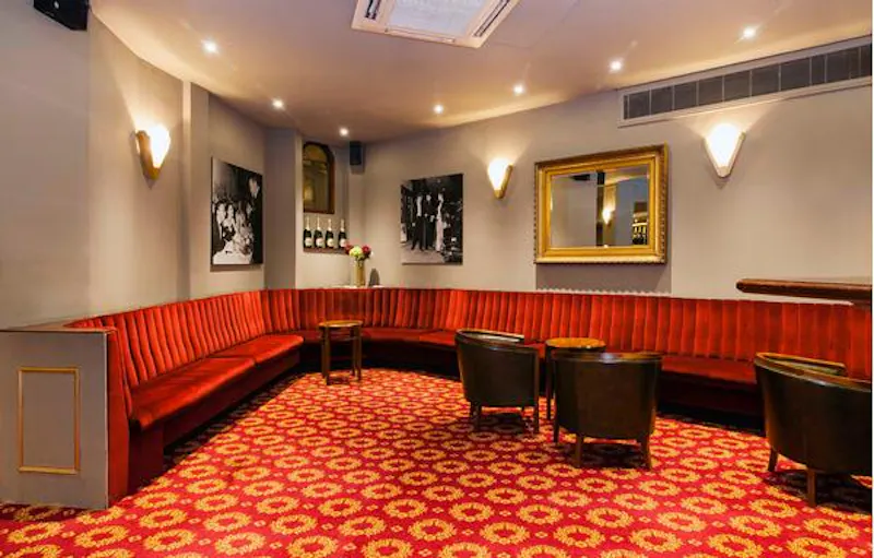 1920s theatre in Piccadilly, P572 (photo 29)