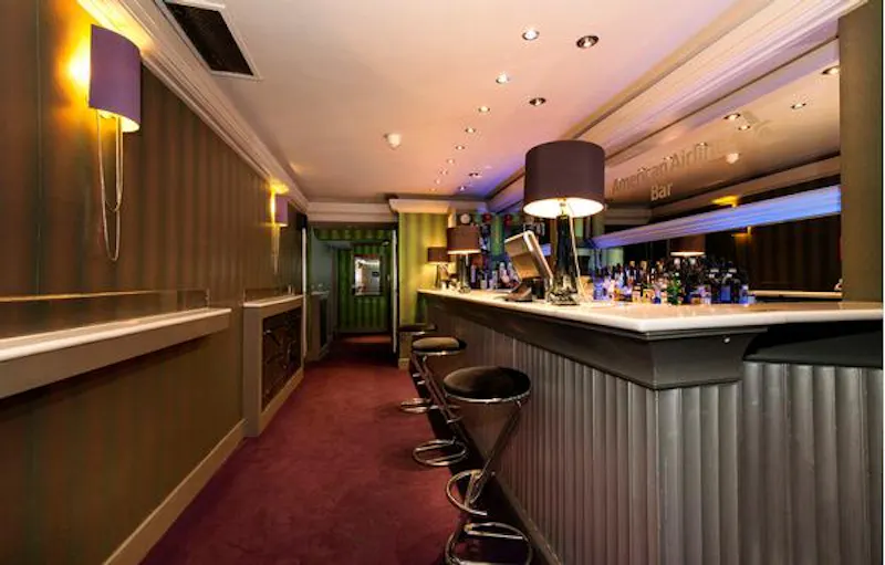 1920s theatre in Piccadilly, P572 (photo 32)