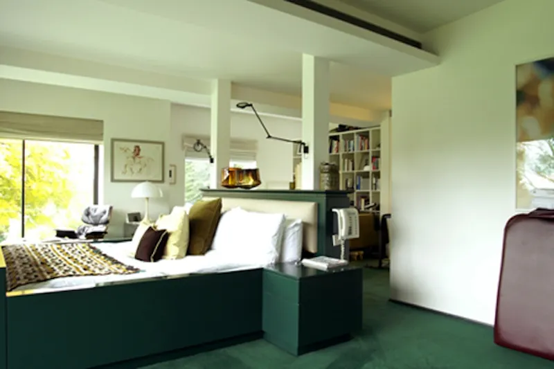Bedroom at Modern Highgate pool house, D1153 (photo 13)