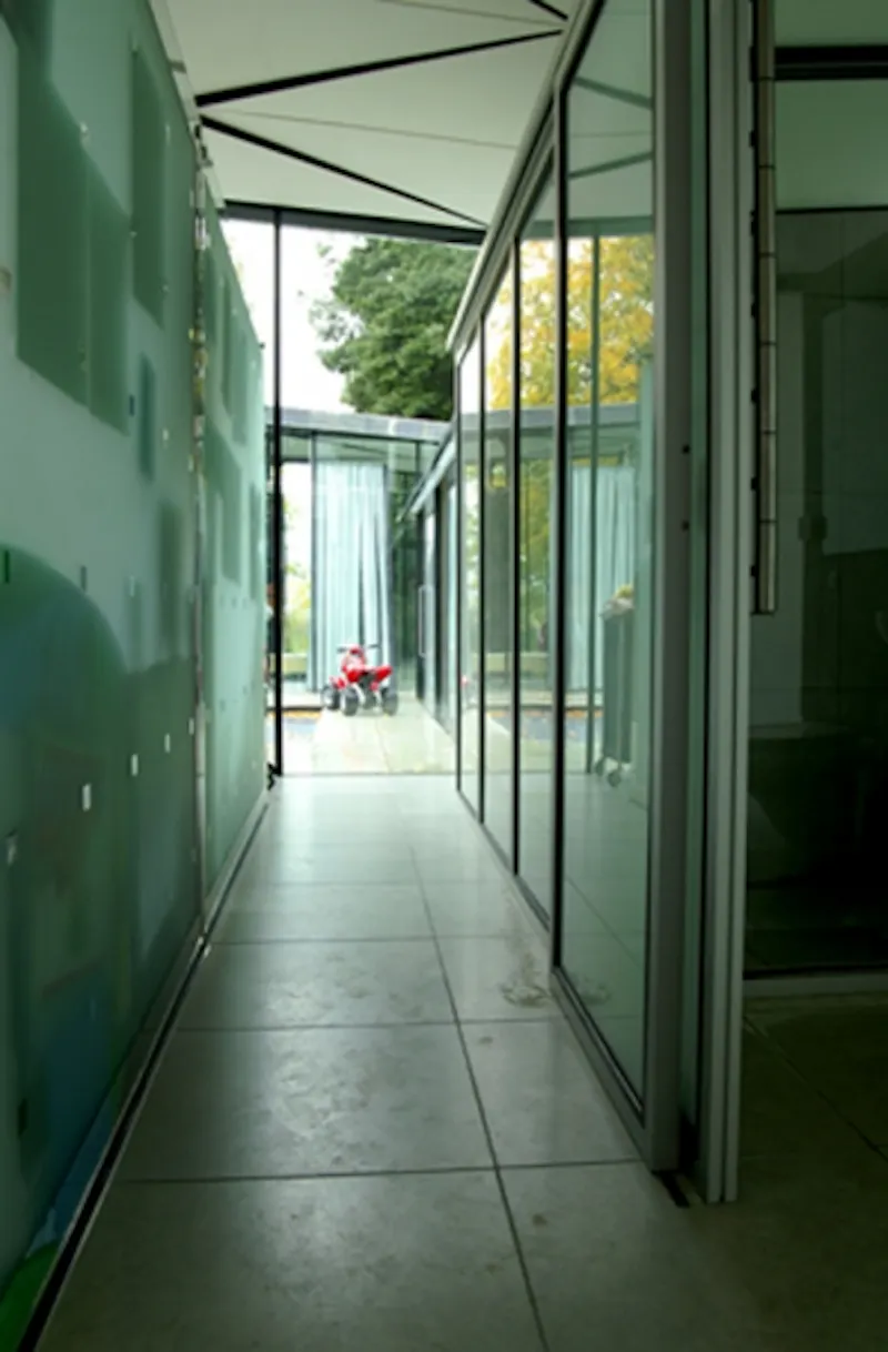 Corridor at Modern Highgate pool house, D1153 (photo 24)