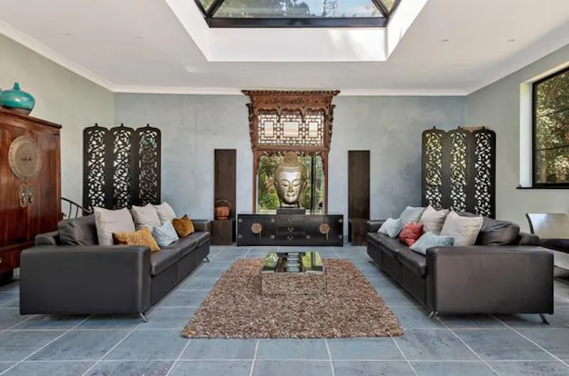 Living Room at Miami-style Hatfield mansion, D1357 (photo 5)