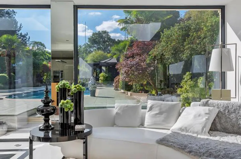 Miami-style Hatfield mansion, D1357 (photo 13)