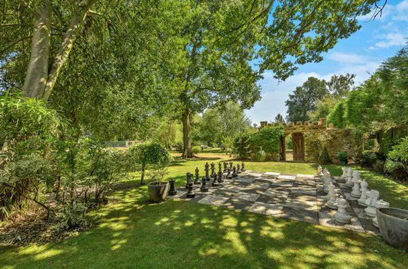 Miami-style Hatfield mansion, D1357 (photo 59)